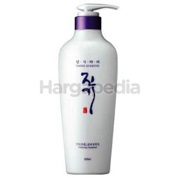 Daeng Gi Meo Ri Vitalizing Treatment 500ml Daeng Gi Meo Ri Vitalizing Treatment 500ml